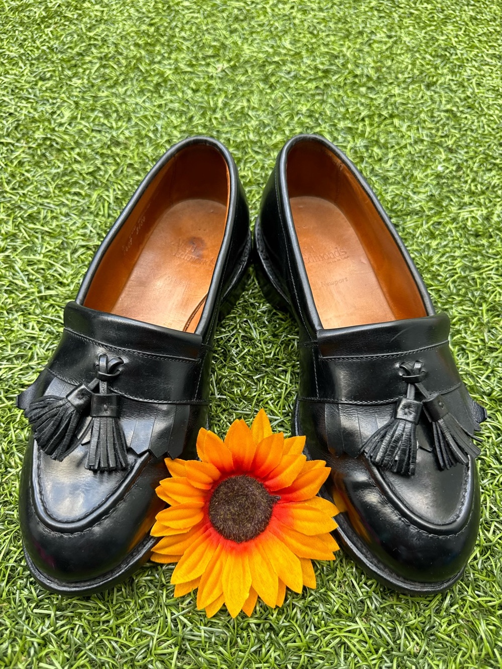 Allen Edmonds Newport Black Leather Tassel Loafers 11 EEE